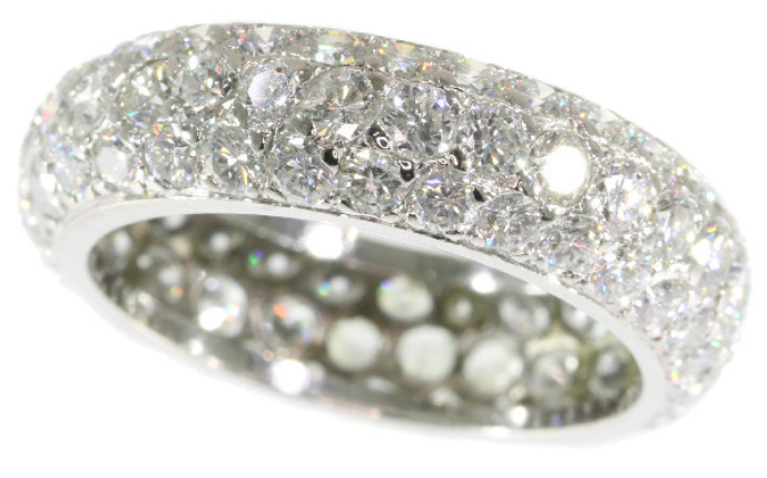 Before buying jewellery or jewels; ring with 90 brilliant cut diamonds