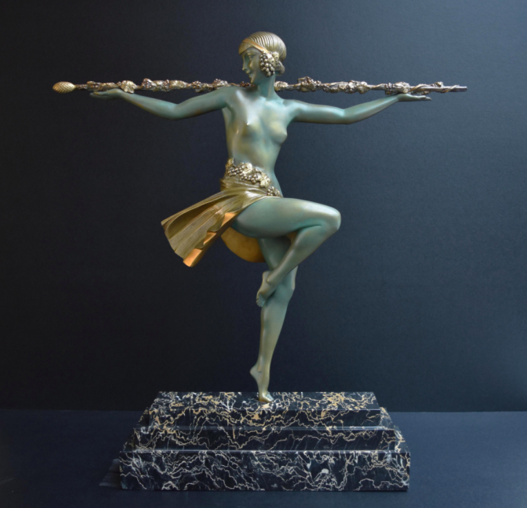 Art Deco beeld 'Dancer with Thyrsus' by Pierre le Faguays
